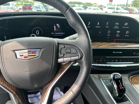 Used 2024 Cadillac Escalade Sport Platinum AWD/4WD image 17