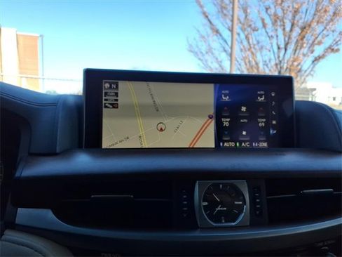 Used 2019 Lexus LX 570 4WD image 25