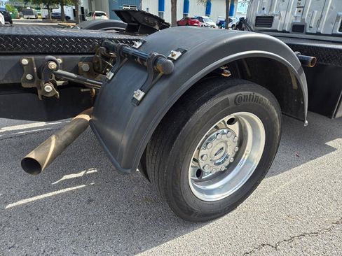 Used 2024 Ford F550 4x4 Crew Cab Super Duty image 18