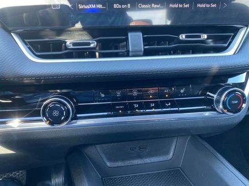 New 2026 Chevrolet Equinox LT w/ Safety and Technology Package AWD/4WD image 29
