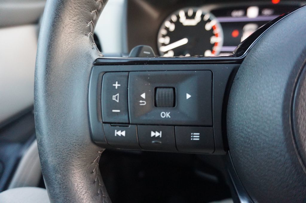 Used 2023 Nissan Rogue SL w/ SL Premium Package FWD image 8