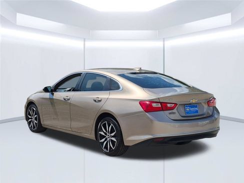 Used 2018 Chevrolet Malibu LT FWD image 4