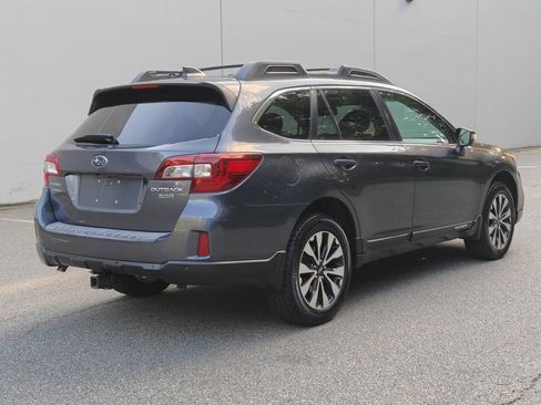 Used 2017 Subaru Outback 3.6R Limited AWD/4WD image 3