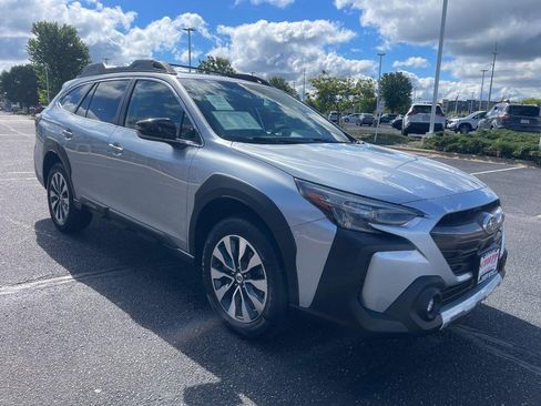 Used 2023 Subaru Outback Limited XT AWD/4WD image 2