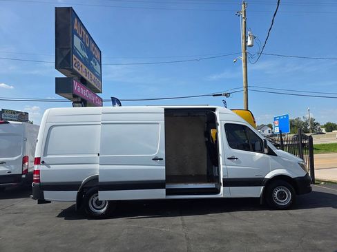 Used 2016 Mercedes-Benz Sprinter 3500 image 5
