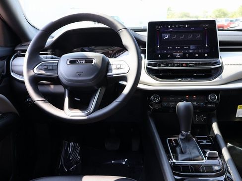 New 2026 Jeep Compass Limited image 19