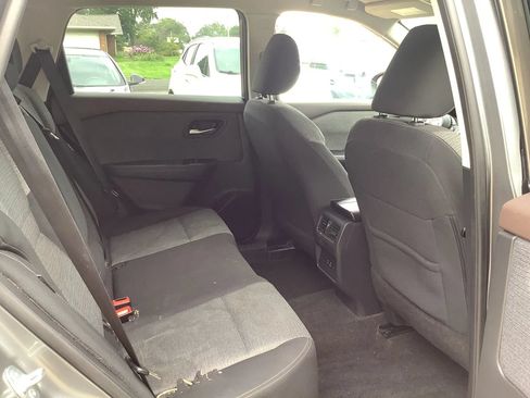 Used 2023 Nissan Rogue SV AWD/4WD image 12