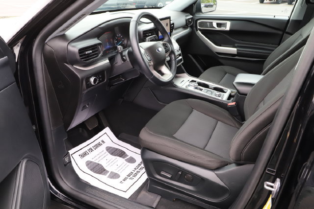Used 2023 Ford Explorer XLT AWD/4WD image 10