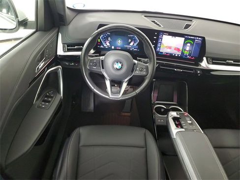 Used 2025 BMW X1 xDrive28i image 16