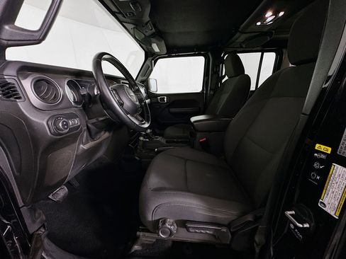 Used 2021 Jeep Gladiator Sport image 13