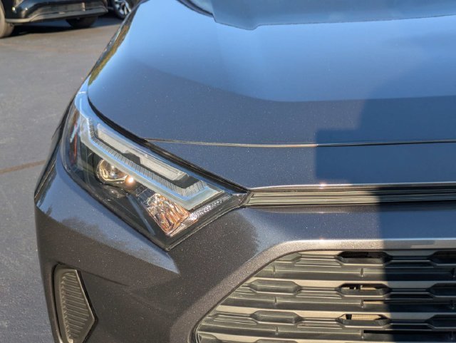 Certified 2022 Toyota RAV4 XLE FWD image 11