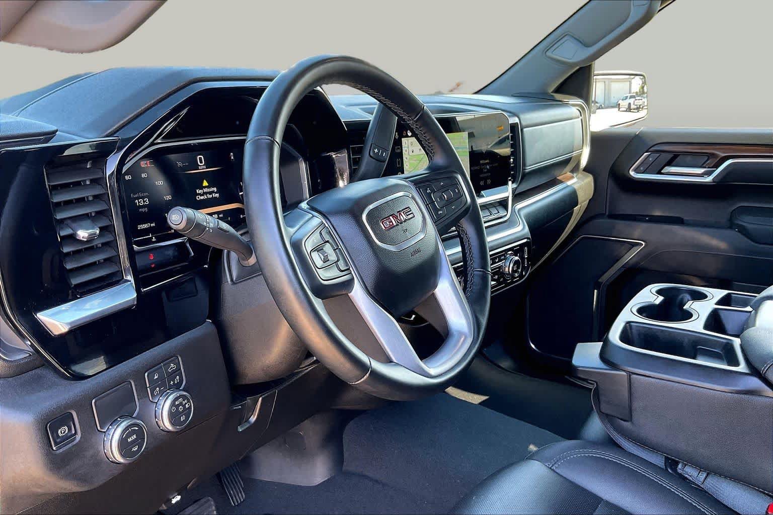 Used 2026 GMC Sierra 1500 SLT RWD image 15