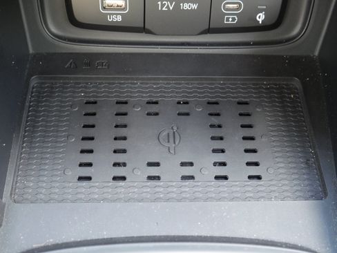 Used 2026 Hyundai Venue SEL FWD image 23