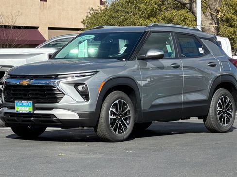 New 2026 Chevrolet TrailBlazer LT w/ Convenience Package FWD image 7