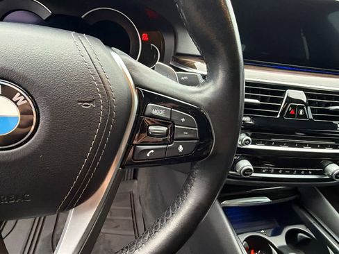 Used 2019 BMW 530e w/ Convenience Package image 20
