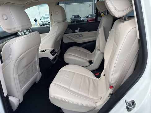 Used 2022 Mercedes-Benz GLS 450 4MATIC image 11