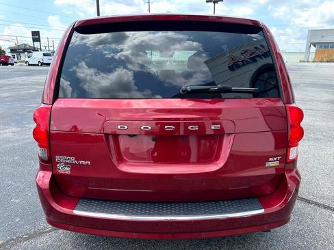 Used 2015 Dodge Grand Caravan SXT w/ UConnect Hands-Free Group image 5