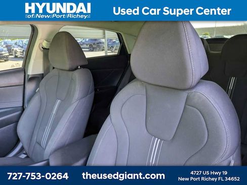 Used 2023 Hyundai Elantra SEL w/ Convenience Package FWD image 7