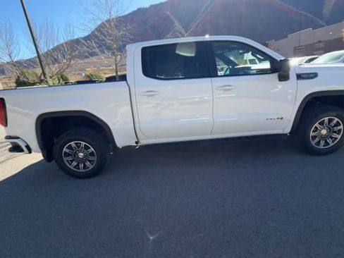 Used 2024 GMC Sierra 1500 AT4 w/ Technology Package image 9