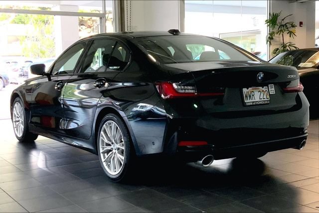 Used 2023 BMW 330i Sedan w/ Parking Assistance Package RWD image 5