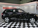 Used 2011 Volkswagen Touareg Sport image 3