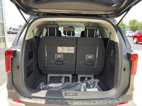 New 2026 Kia Carnival FWD image 14