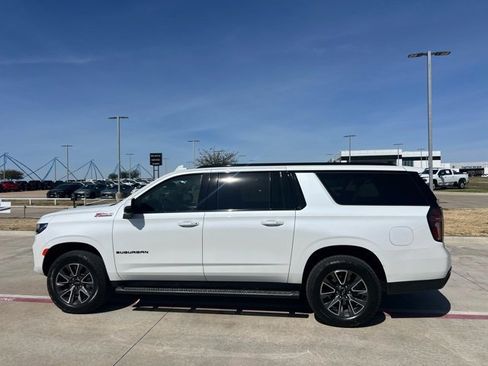 Used 2024 Chevrolet Suburban Z71 w/ Luxury Package image 3