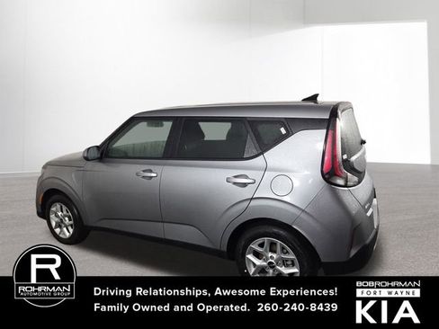 Certified 2025 Kia Soul LX image 11