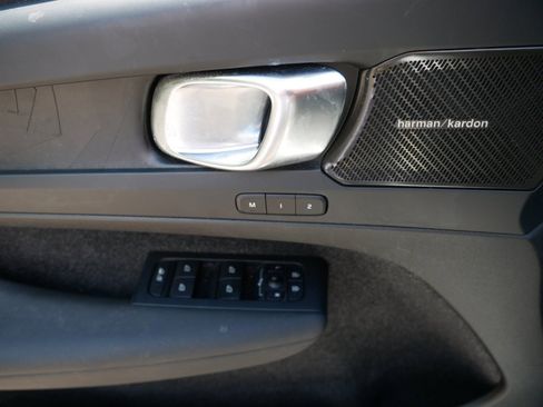 Certified 2023 Volvo C40 P8 Recharge Ultimate w/ Protection Package Premier AWD/4WD image 18