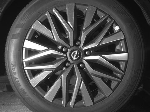 Used 2025 Nissan Altima 2.5 SV FWD image 15