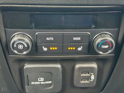Used 2024 Buick Enclave Premium FWD image 7