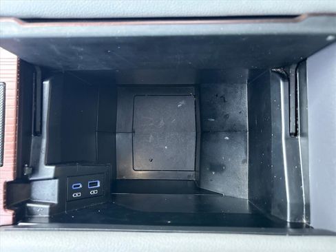 Used 2023 Toyota Sienna XLE image 20