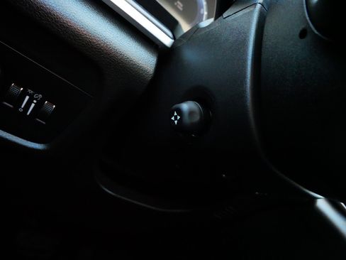 Used 2023 Jeep Grand Cherokee L Limited w/ Luxury Tech Group II image 27