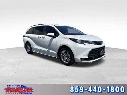 Used 2025 Toyota Sienna XLE w/ XLE Plus Package AWD/4WD image 11
