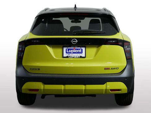 New 2026 Nissan Kicks SR AWD/4WD image 8
