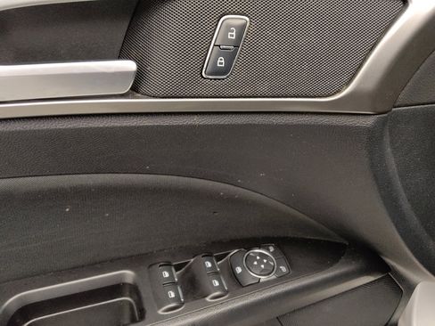 Used 2017 Ford Fusion SE w/ Equipment Group 201A image 27