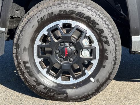 New 2025 Toyota Tacoma TRD Off-Road AWD/4WD image 29