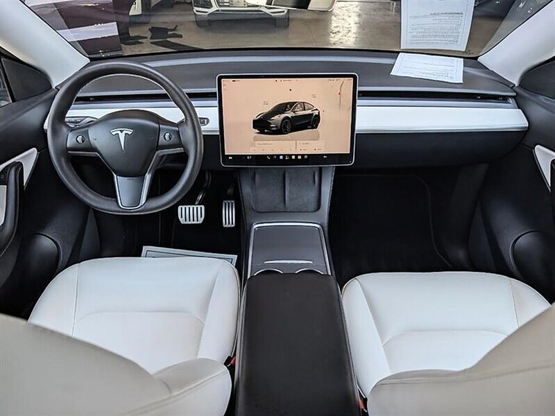 Used 2022 Tesla Model Y Performance AWD/4WD image 3