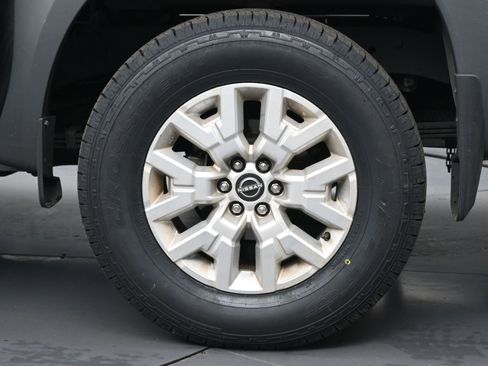 Certified 2022 Nissan Frontier SV image 20