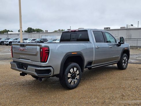 New 2026 GMC Sierra 3500 Denali w/ Denali Reserve Package image 6