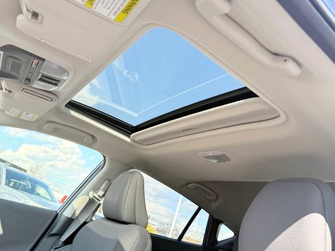 Used 2025 Subaru Crosstrek 2.0i Premium image 13