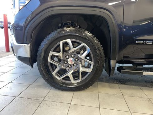 Used 2025 GMC Sierra 1500 SLT w/ SLT Premium Package image 17