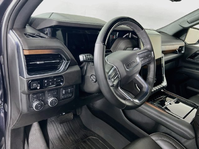 Used 2025 GMC Yukon Denali w/ Denali Reserve Package AWD/4WD image 10