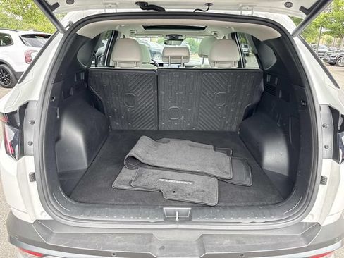 Used 2025 Hyundai Tucson Limited FWD image 12