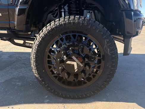 Used 2026 Ford F450 Platinum w/ FX4 Off-Road Package image 9