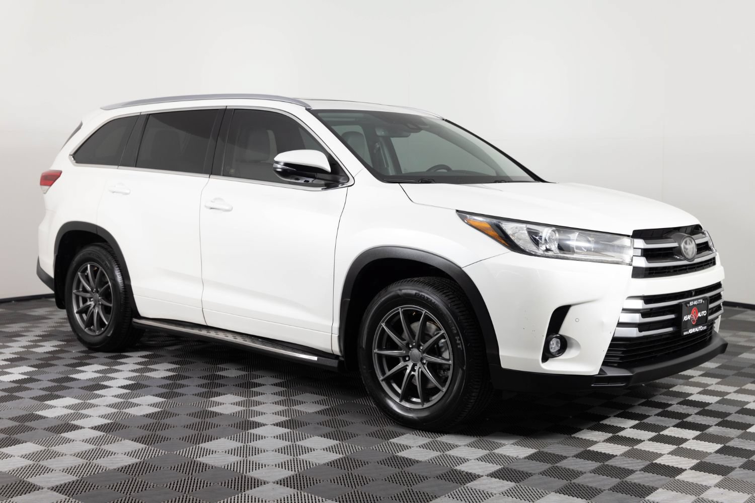 Used 2019 Toyota Highlander Limited Platinum AWD/4WD image 10