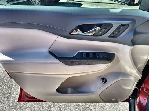 Certified 2023 GMC Acadia Denali w/ Denali Ultimate Package image 23