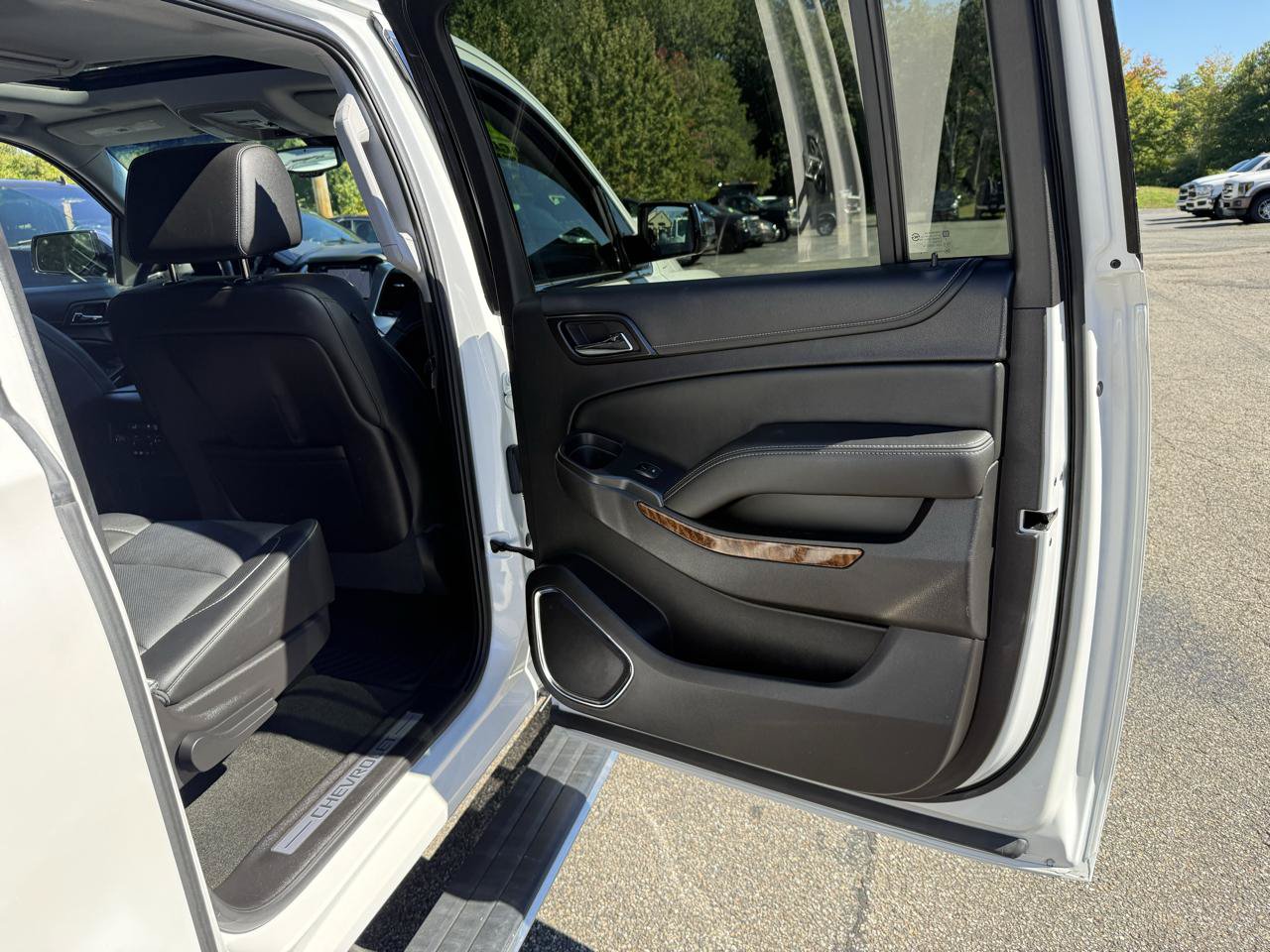 Used 2016 Chevrolet Suburban LTZ AWD/4WD image 31