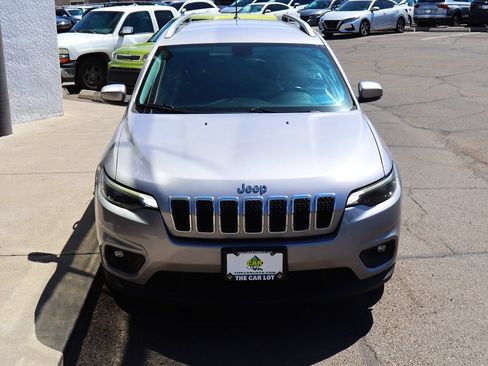 Used 2019 Jeep Cherokee Latitude Plus w/ Comfort/Convenience Group FWD image 15