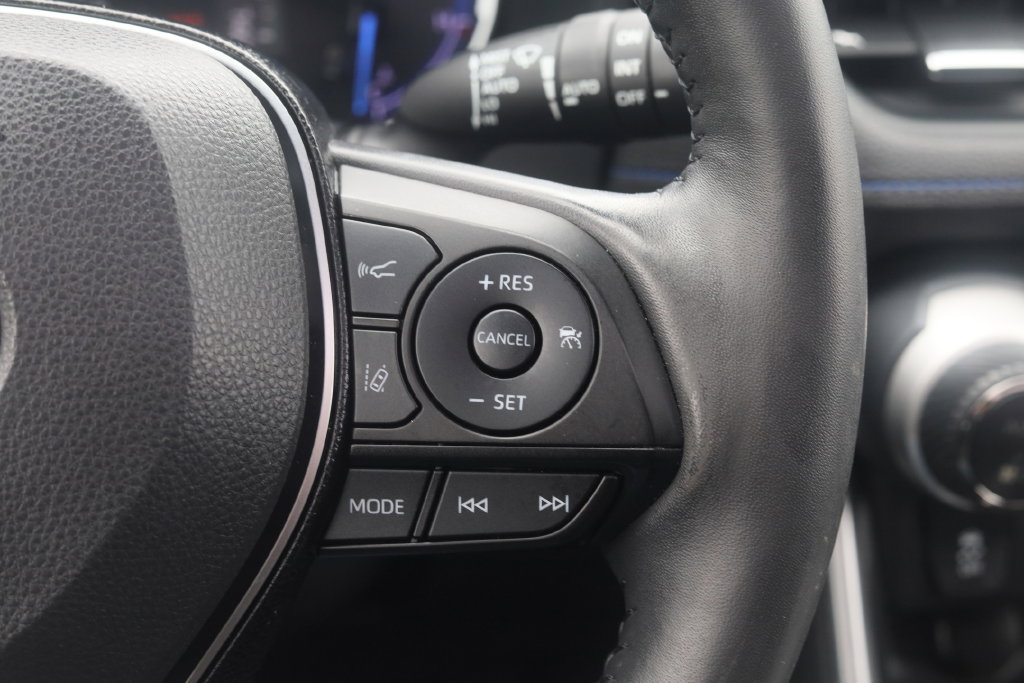 Used 2019 Toyota RAV4 XSE w/ XSE Weather Package AWD/4WD image 10